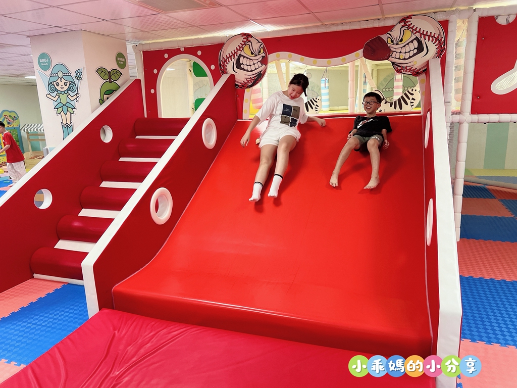 【新北親子飯店推薦】大板根森林溫泉酒店「恐龍森境探索」一泊二食!超震撼7米巨型金剛、古生物實驗室、花式籃球、露天SPA與戶外泳池,兩天一夜超充實全攻略! - 第101張圖 【新北親子飯店推薦】大板根森林溫泉酒店「恐龍森境探索」一泊二食!超震撼7米巨型金剛、古生物實驗室、花式籃球、露天SPA與戶外泳池,兩天一夜超充實全攻略!